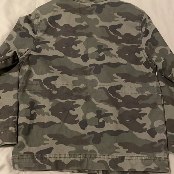 Old Navy Camouflage boys jacket Size youth 6-7 *Great Condition* - Picture 7 of 8